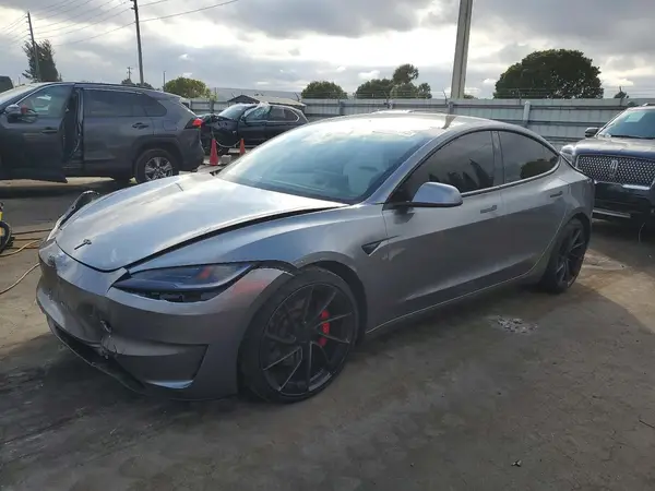 5YJ3E1ET1RF898923 2024 TESLA MODEL 3 - Image 1