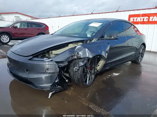5YJ3E1ET1SF972833 2025 TESLA MODEL 3 - Image 2