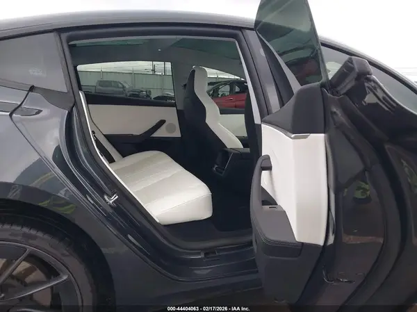 5YJ3E1ET1SF972833 2025 TESLA MODEL 3 - Image 8