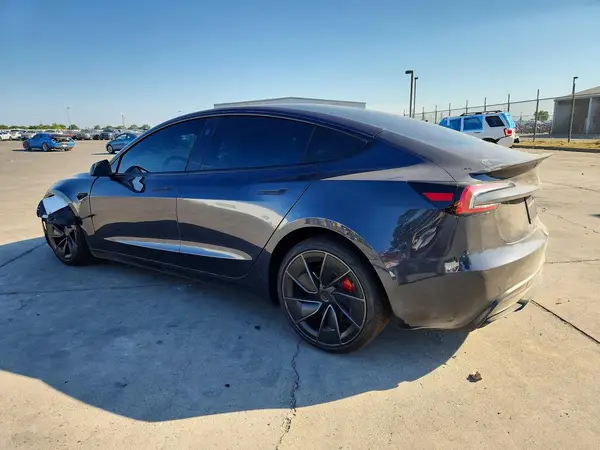 5YJ3E1ET1TF195863 2026 TESLA MODEL 3 - Image 2