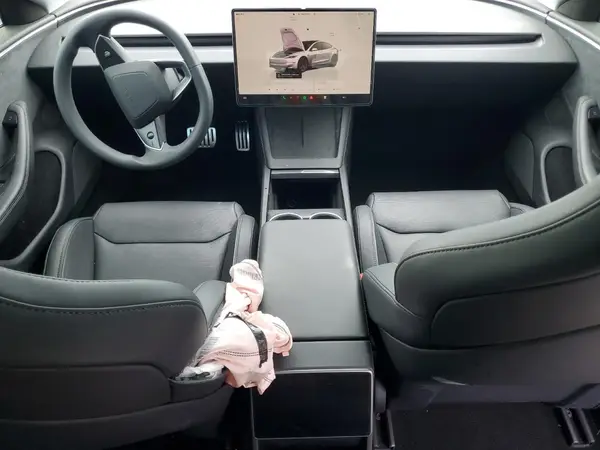 5YJ3E1ET2RF790004 2024 TESLA MODEL 3 - Image 8