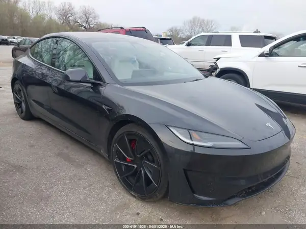 5YJ3E1ET2RF848564 2024 TESLA MODEL 3 - Image 1