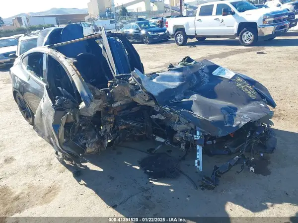 5YJ3E1ET2RF857538 2024 TESLA MODEL 3 - Image 1