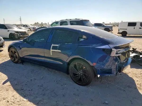5YJ3E1ET2SF028510 2025 TESLA MODEL 3 - Image 2