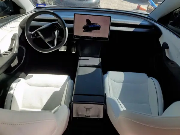 5YJ3E1ET2SF028510 2025 TESLA MODEL 3 - Image 8