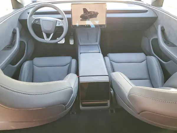 5YJ3E1ET2SF932924 2025 TESLA MODEL 3 - Image 8