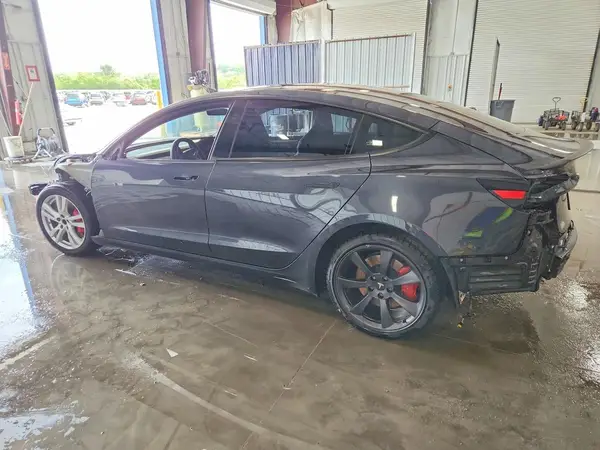 5YJ3E1ET2SF935581 2025 TESLA MODEL 3 - Image 2