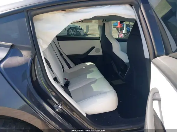 5YJ3E1ET3RF769257 2024 TESLA MODEL 3 - Image 8