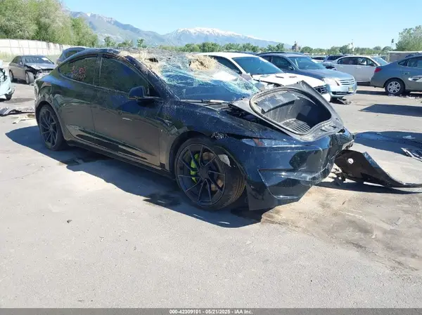 5YJ3E1ET3RF789461 2024 TESLA MODEL 3 - Image 1