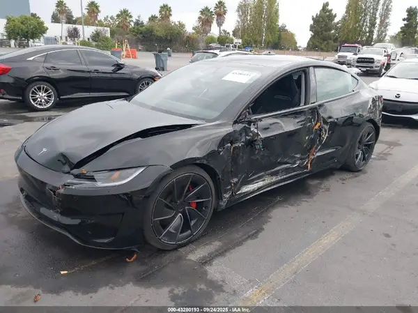 5YJ3E1ET3RF807280 2024 TESLA MODEL 3 - Image 2
