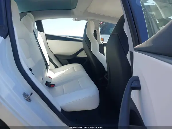 5YJ3E1ET3RF810146 2024 TESLA MODEL 3 - Image 8