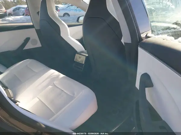 5YJ3E1ET3RF868211 2024 TESLA MODEL 3 - Image 8