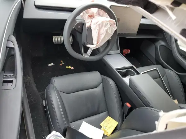 5YJ3E1ET3RF880813 2024 TESLA MODEL 3 - Image 8