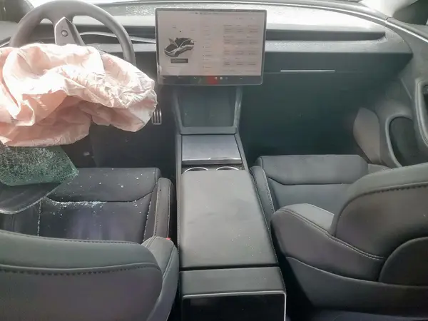 5YJ3E1ET3SF002496 2025 TESLA MODEL 3 - Image 8