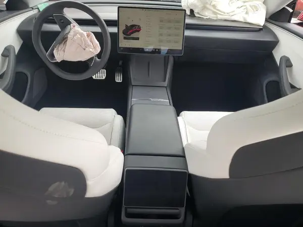 5YJ3E1ET3SF962188 2025 TESLA MODEL 3 - Image 8