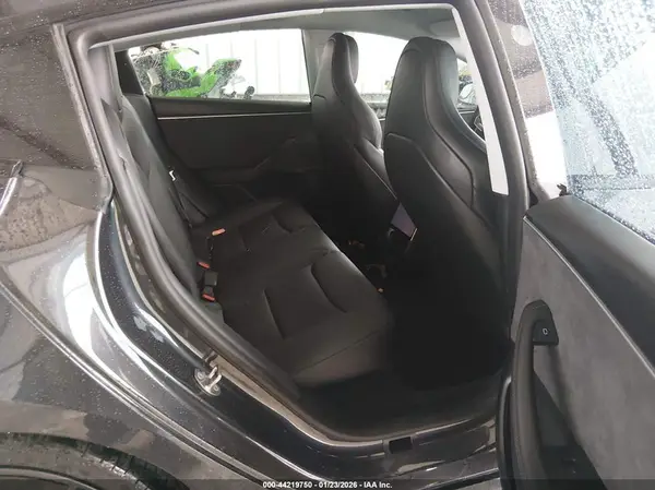 5YJ3E1ET3SF999001 2025 TESLA MODEL 3 - Image 8