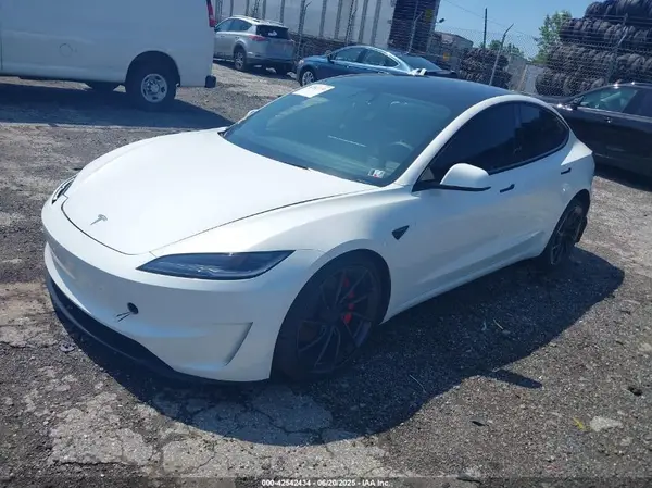 5YJ3E1ET4RF783457 2024 TESLA MODEL 3 - Image 2