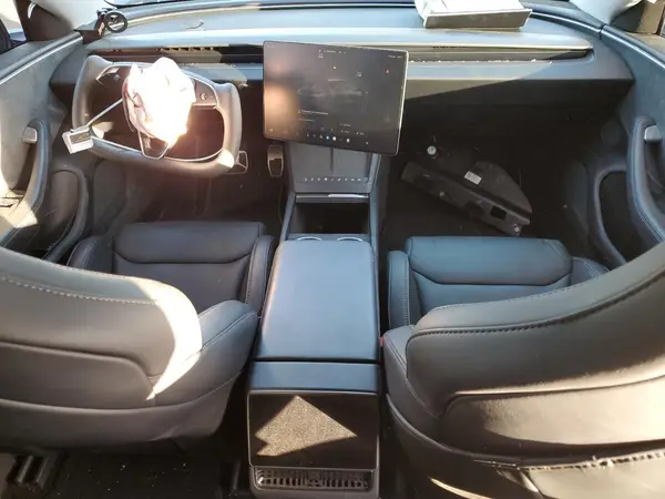 5YJ3E1ET4RF810172 2024 TESLA MODEL 3 - Image 8
