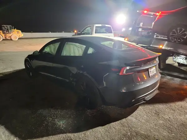 5YJ3E1ET4RF820216 2024 TESLA MODEL 3 - Image 2