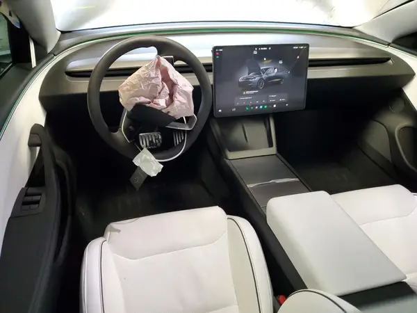 5YJ3E1ET4RF825951 2024 TESLA MODEL 3 - Image 8
