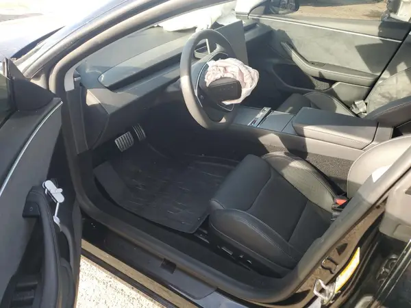 5YJ3E1ET4RF829241 2024 TESLA MODEL 3 - Image 8