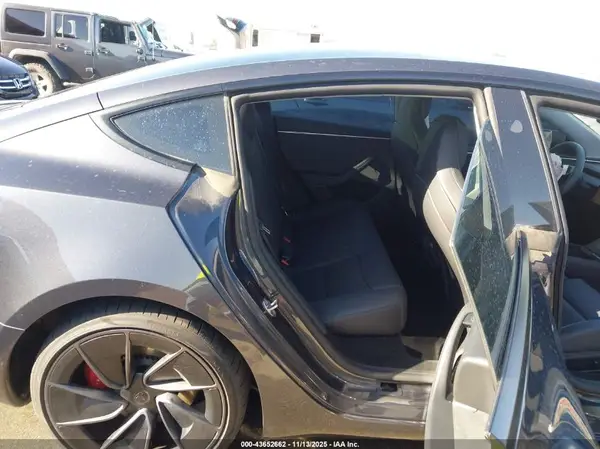 5YJ3E1ET4RF830549 2024 TESLA MODEL 3 - Image 8