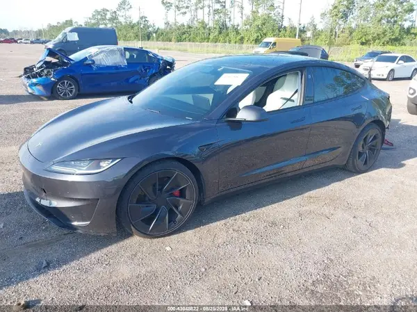5YJ3E1ET4RF831605 2024 TESLA MODEL 3 - Image 2