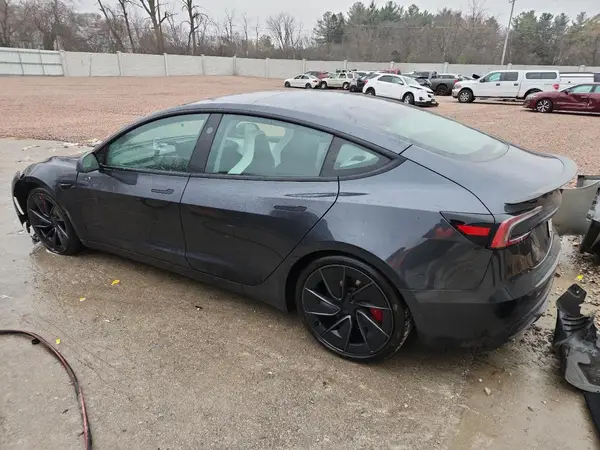5YJ3E1ET4RF849943 2024 TESLA MODEL 3 - Image 2