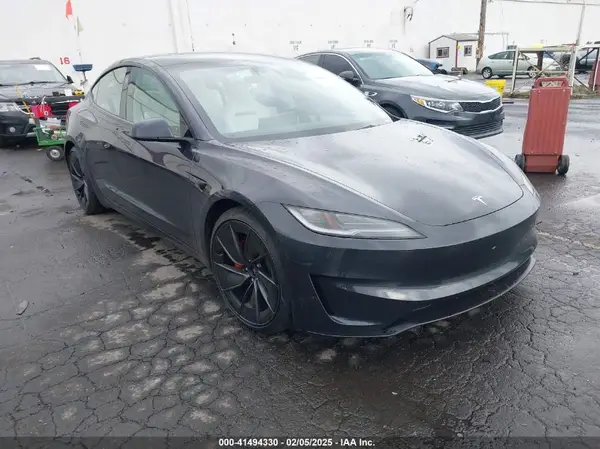 5YJ3E1ET4RF870856 2024 TESLA MODEL 3 - Image 1
