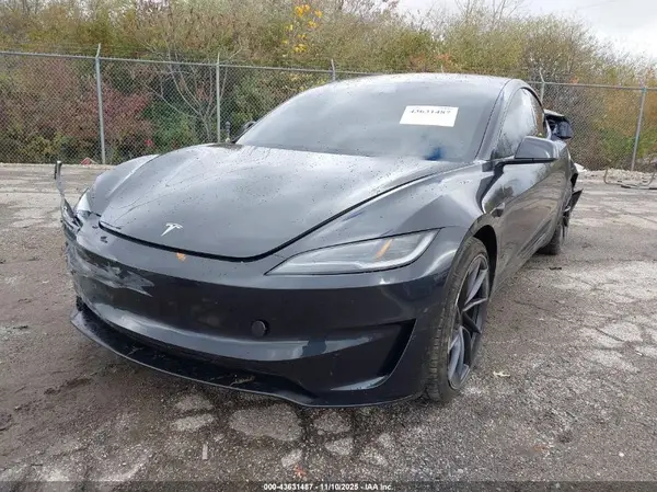 5YJ3E1ET4RF871702 2024 TESLA MODEL 3 - Image 2