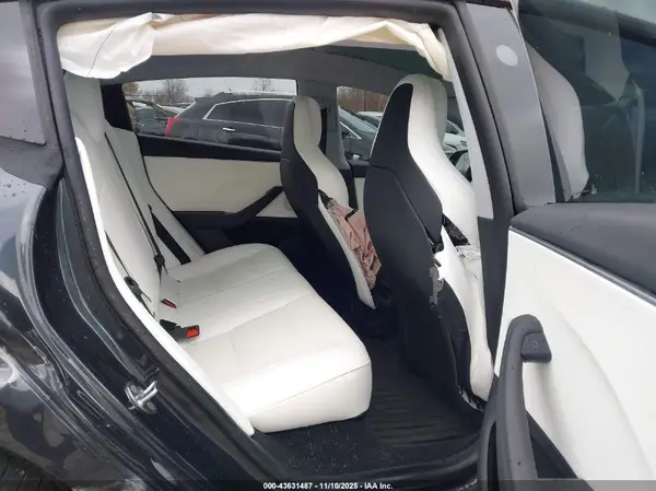 5YJ3E1ET4RF871702 2024 TESLA MODEL 3 - Image 8