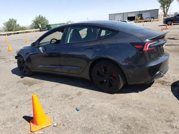 5YJ3E1ET4RF884661 2024 TESLA MODEL 3 - Image 2