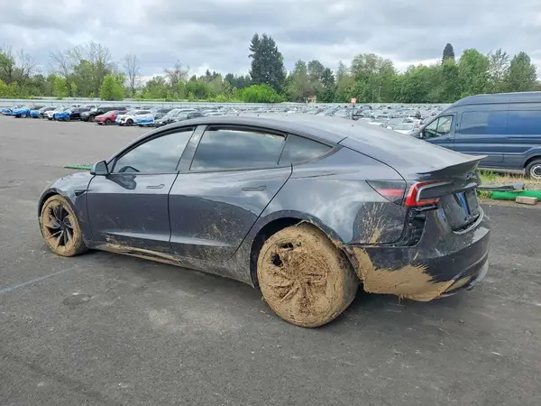 5YJ3E1ET4SF003088 2025 TESLA MODEL 3 - Image 2