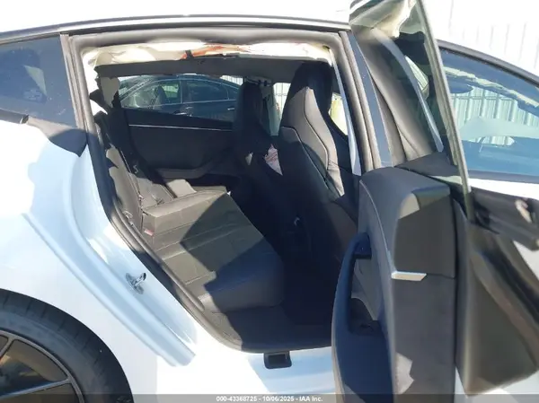 5YJ3E1ET4SF028427 2025 TESLA MODEL 3 - Image 8
