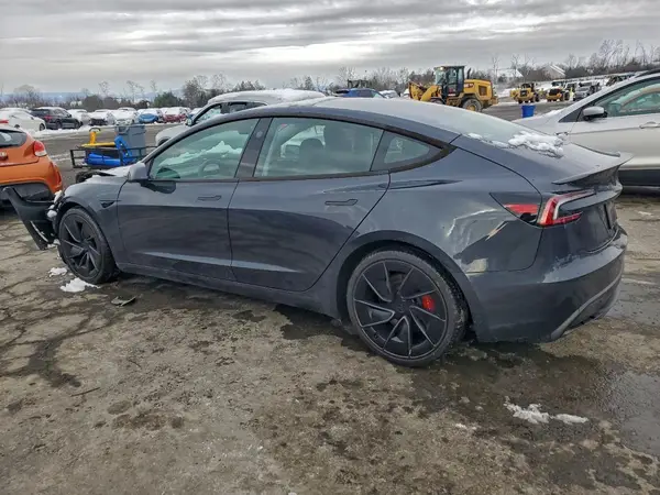 5YJ3E1ET4SF932469 2025 TESLA MODEL 3 - Image 2