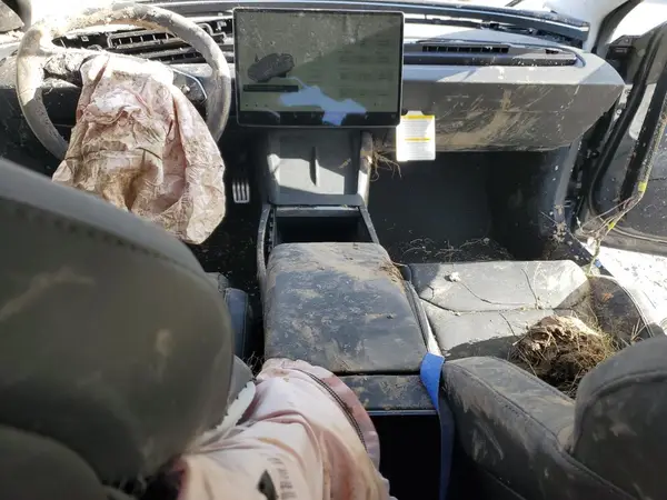 5YJ3E1ET4SF933220 2025 TESLA MODEL 3 - Image 8