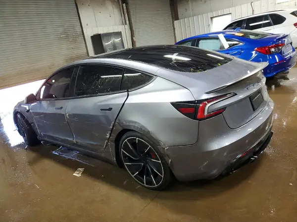 5YJ3E1ET4TF148326 2026 TESLA MODEL 3 - Image 2
