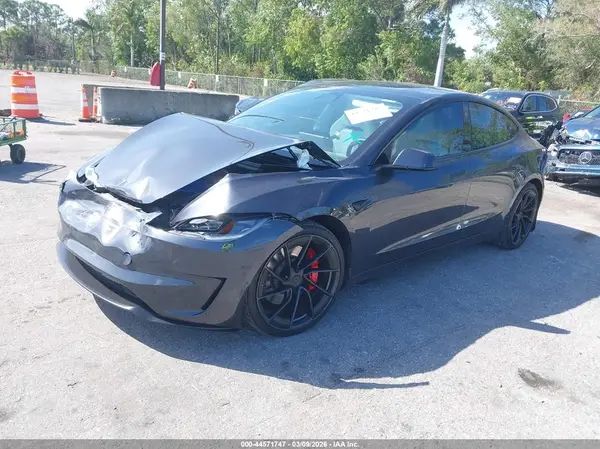 5YJ3E1ET5RF784777 2024 TESLA MODEL 3 - Image 2
