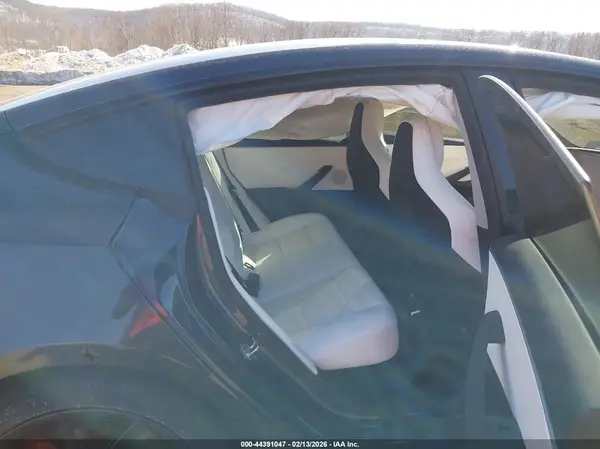 5YJ3E1ET5RF785671 2024 TESLA MODEL 3 - Image 8
