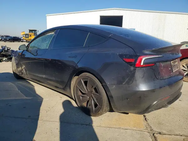 5YJ3E1ET5RF801531 2024 TESLA MODEL 3 - Image 2