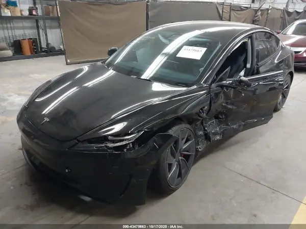 5YJ3E1ET5RF825103 2024 TESLA MODEL 3 - Image 2