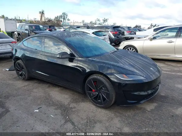 5YJ3E1ET5RF885527 2024 TESLA MODEL 3 - Image 1