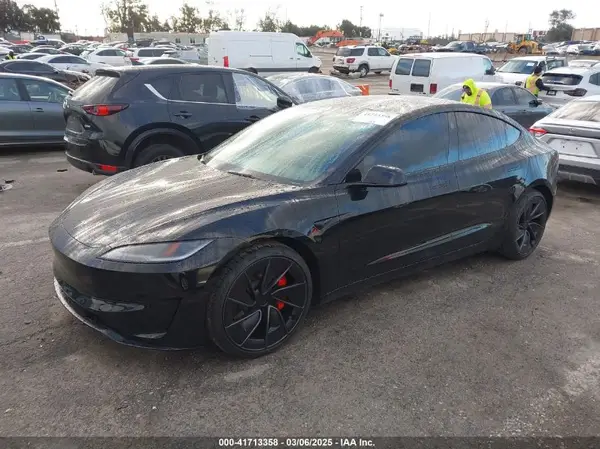 5YJ3E1ET5RF885527 2024 TESLA MODEL 3 - Image 2