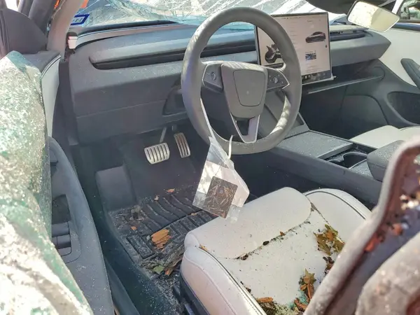 5YJ3E1ET5RF903749 2024 TESLA MODEL 3 - Image 8