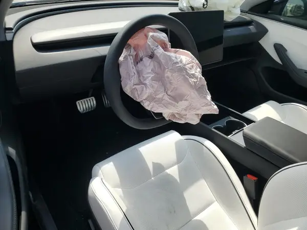 5YJ3E1ET5SF006792 2025 TESLA MODEL 3 - Image 8
