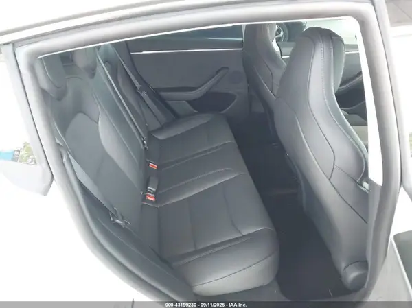 5YJ3E1ET5SF028436 2025 TESLA MODEL 3 - Image 8