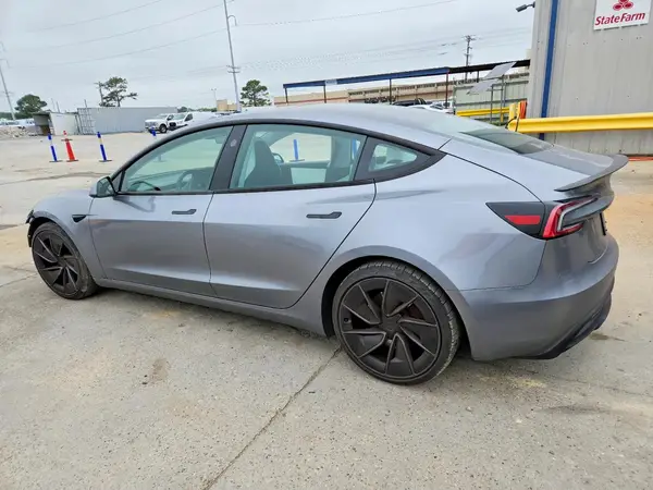 5YJ3E1ET5SF934540 2025 TESLA MODEL 3 - Image 2