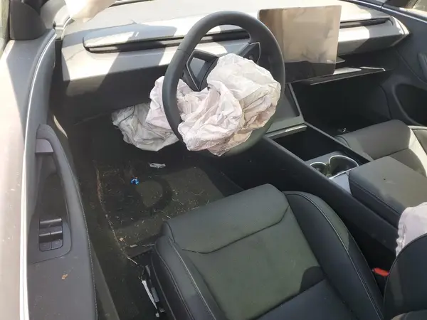 5YJ3E1ET5SF952679 2025 TESLA MODEL 3 - Image 8
