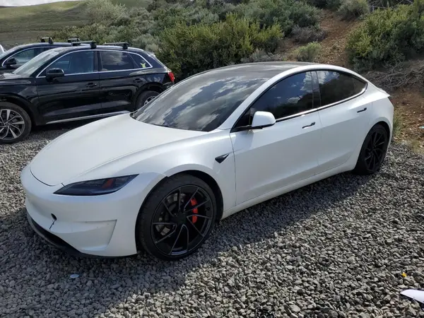 5YJ3E1ET6RF793245 2024 TESLA MODEL 3 - Image 1