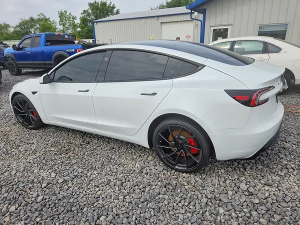 5YJ3E1ET6SF057637 2025 TESLA MODEL 3 - Image 2